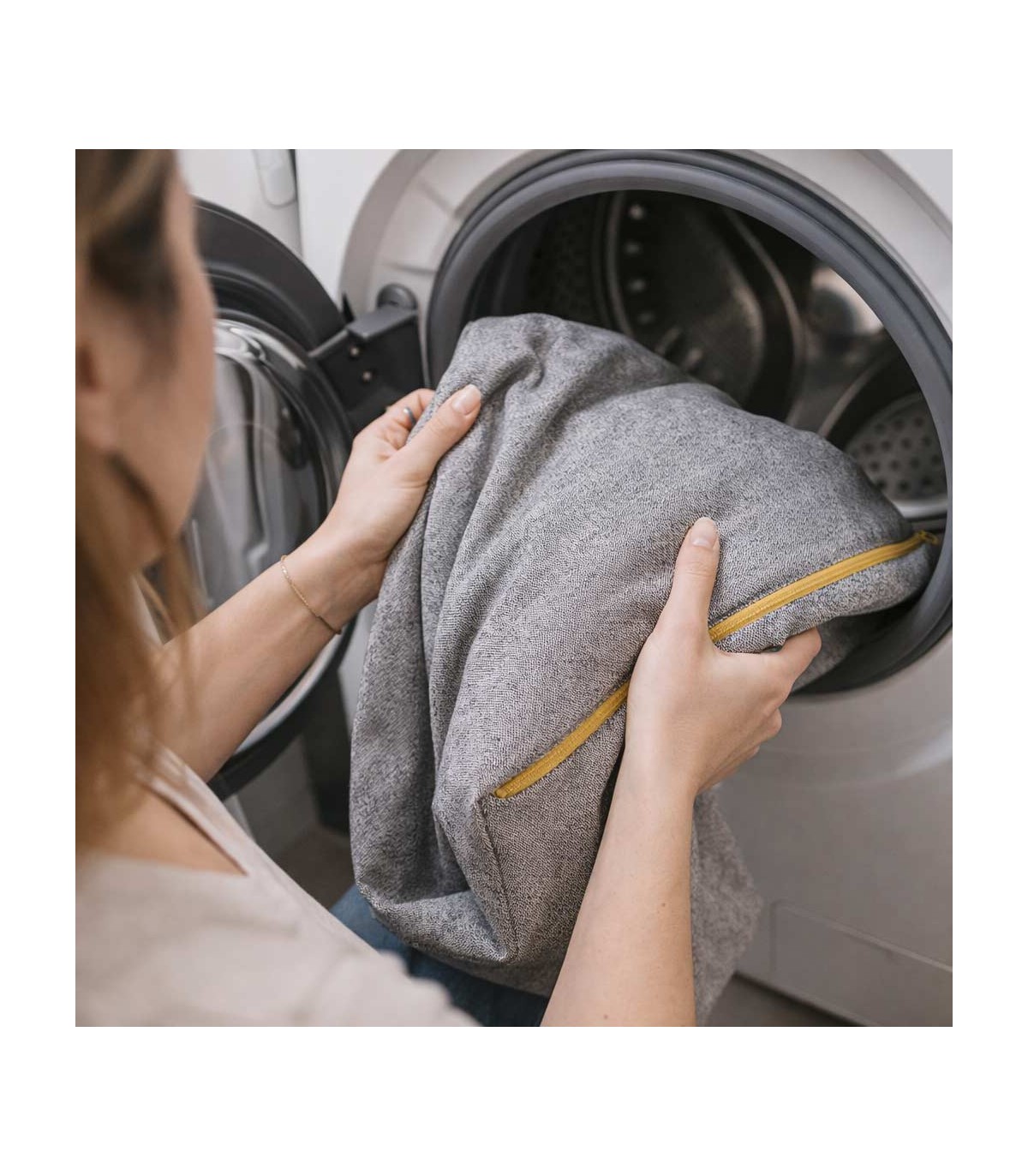 Cuccia per cani e gatti in schiuma di waterfoam anallergico e tessuto sfoderable. Cuccia su misura